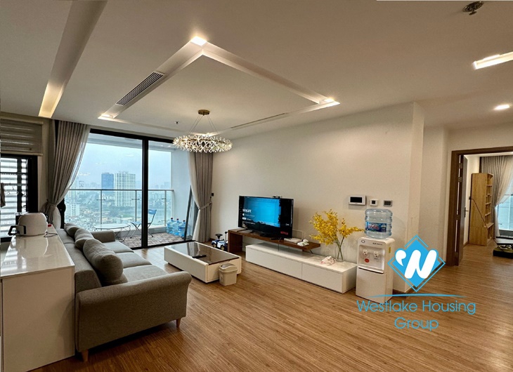 Three bedroom apartment for rent in Vinhome Metropolis 19 Lieu Giai, Ba Dinh district, Hanoi